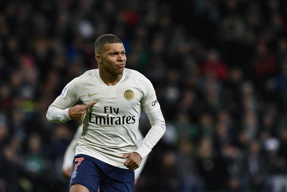 警惕特朗普今夜“抢戏”！美联储主席人选或与利率决议同步引爆市场